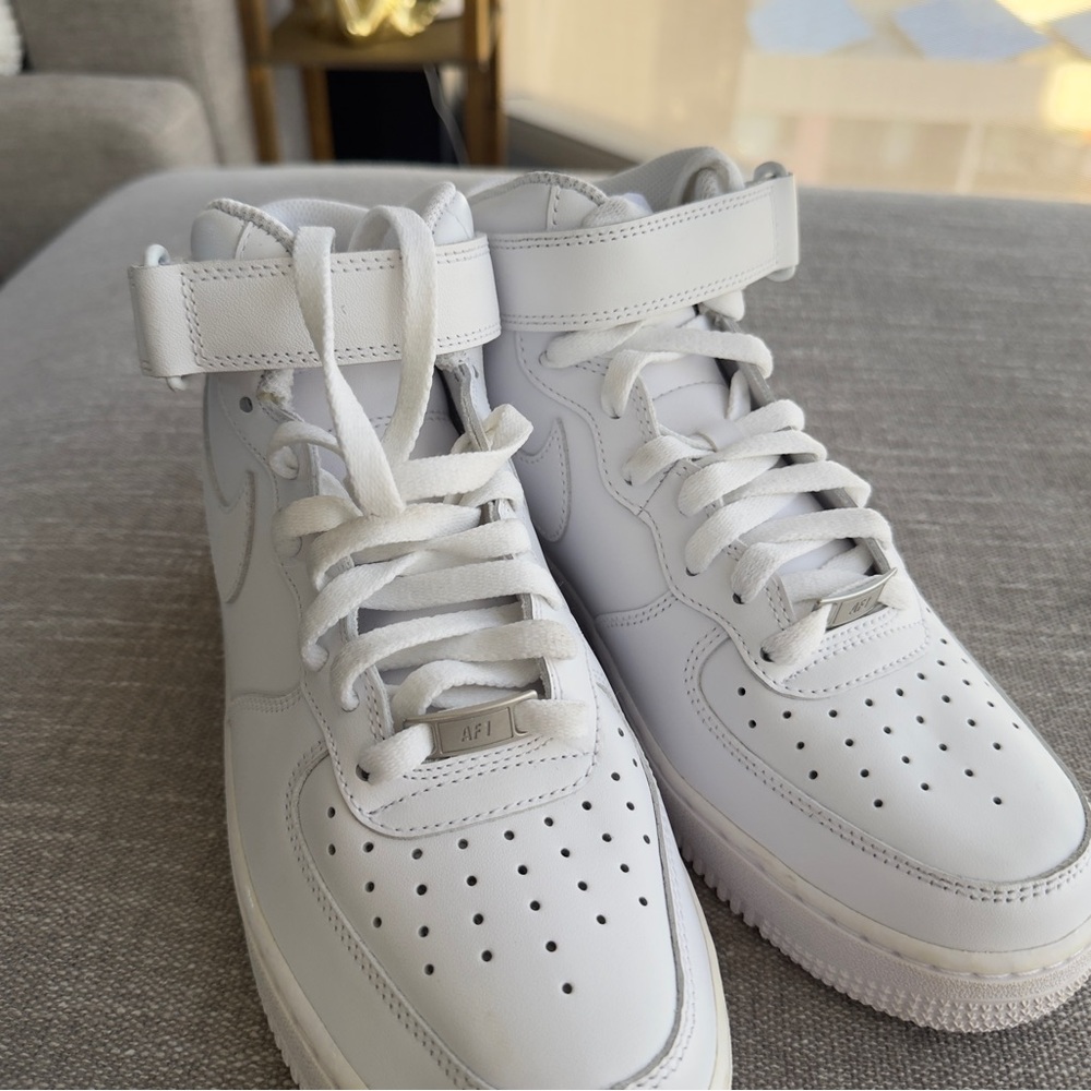 NIKE AIR FORCE 1 MID White High-Top Sneakers - Picture 3 of 9